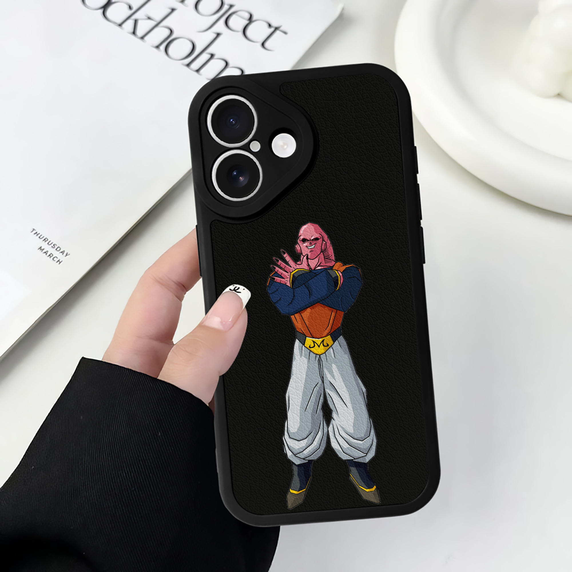 （画像用） ドラゴンボール 魔人ブウ DRAGON BALL Majin Buu 【iPhone 16シリーズ対応】シリコンスマホケース（レザー調） 材質：シリコン
